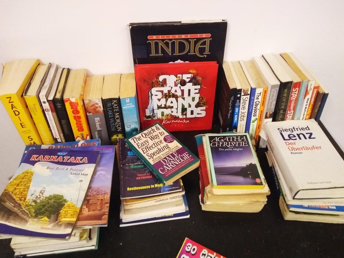 B Cube Hostel Bangalore Ngoại thất bức ảnh